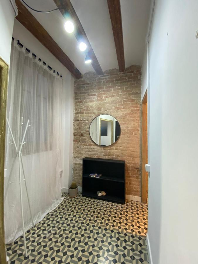 Spacious Modern Apartment In The Vibrant El Raval บาร์เซโลนา ภายนอก รูปภาพ