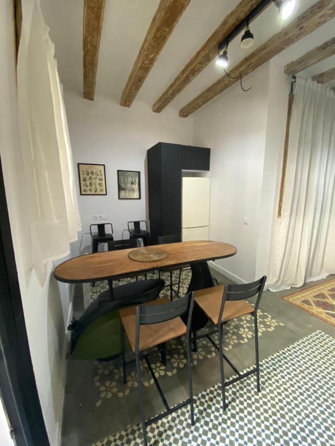 Spacious Modern Apartment In The Vibrant El Raval บาร์เซโลนา ภายนอก รูปภาพ