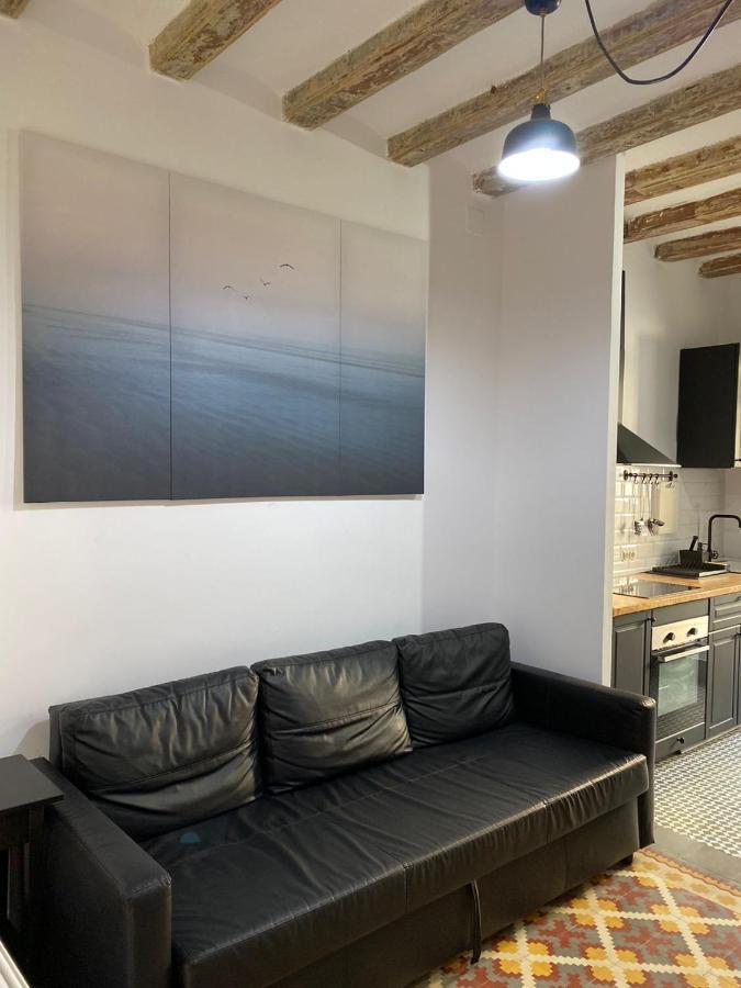 Spacious Modern Apartment In The Vibrant El Raval บาร์เซโลนา ภายนอก รูปภาพ