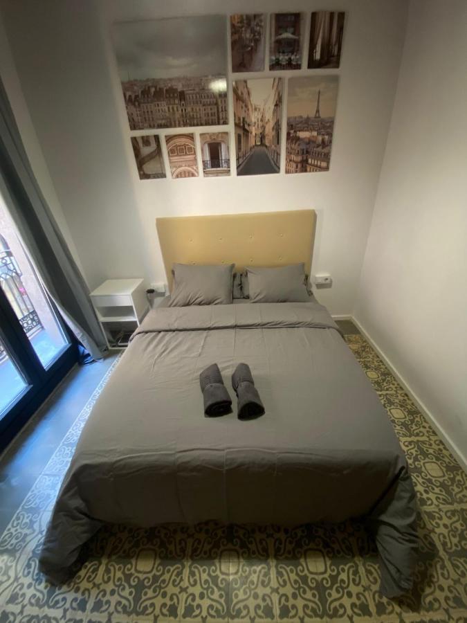 Spacious Modern Apartment In The Vibrant El Raval บาร์เซโลนา ภายนอก รูปภาพ