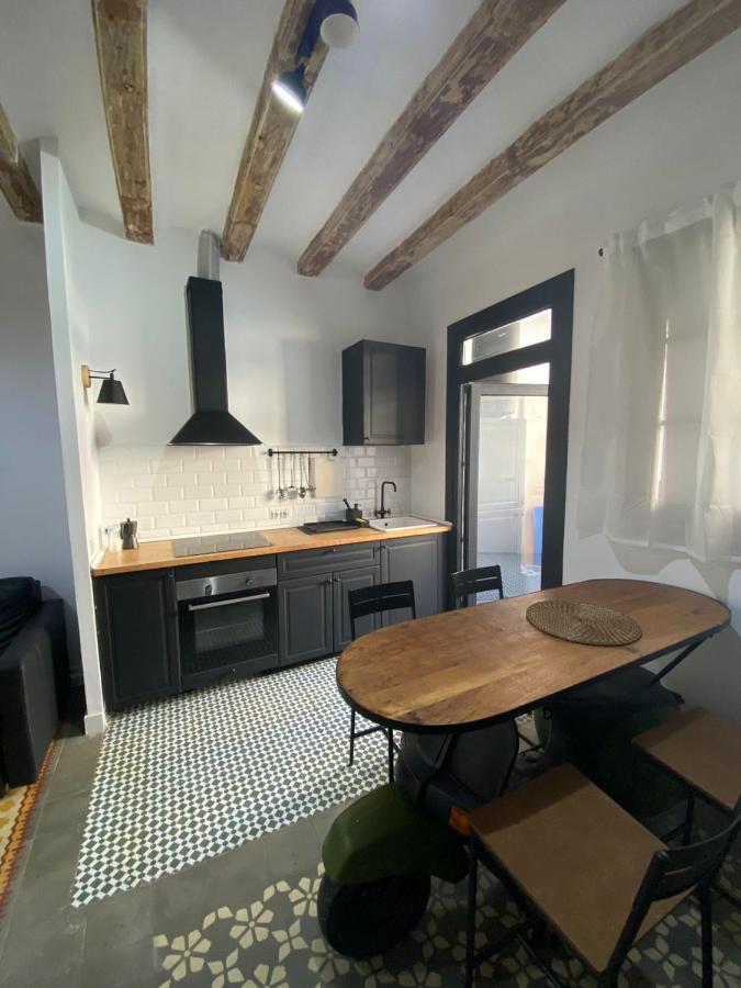 Spacious Modern Apartment In The Vibrant El Raval บาร์เซโลนา ภายนอก รูปภาพ