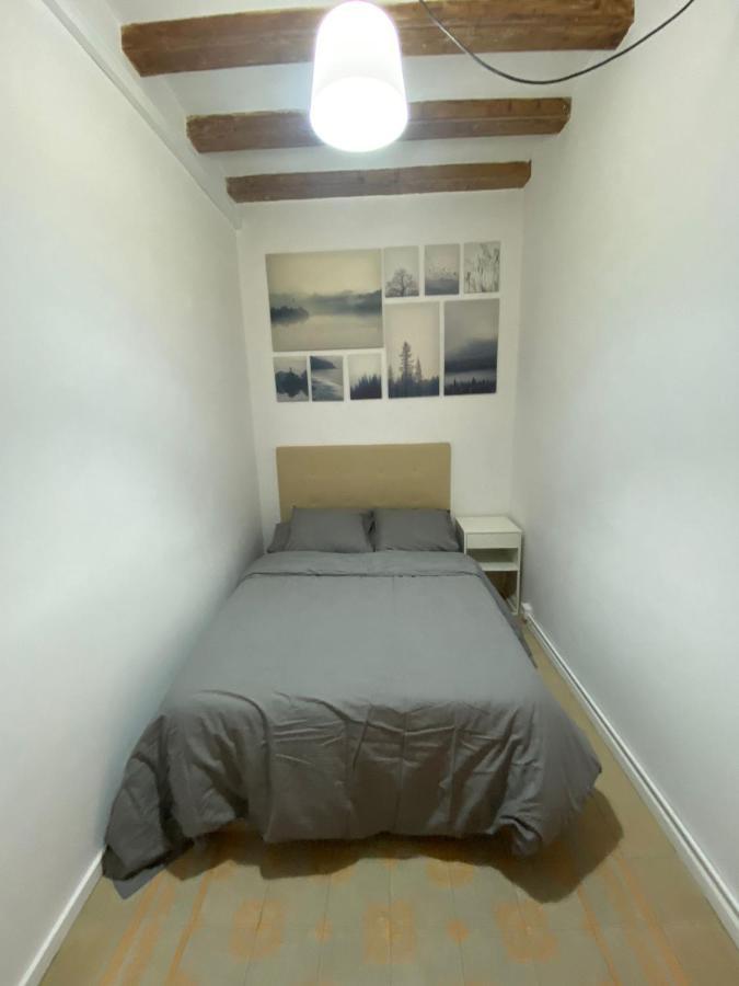 Spacious Modern Apartment In The Vibrant El Raval บาร์เซโลนา ภายนอก รูปภาพ